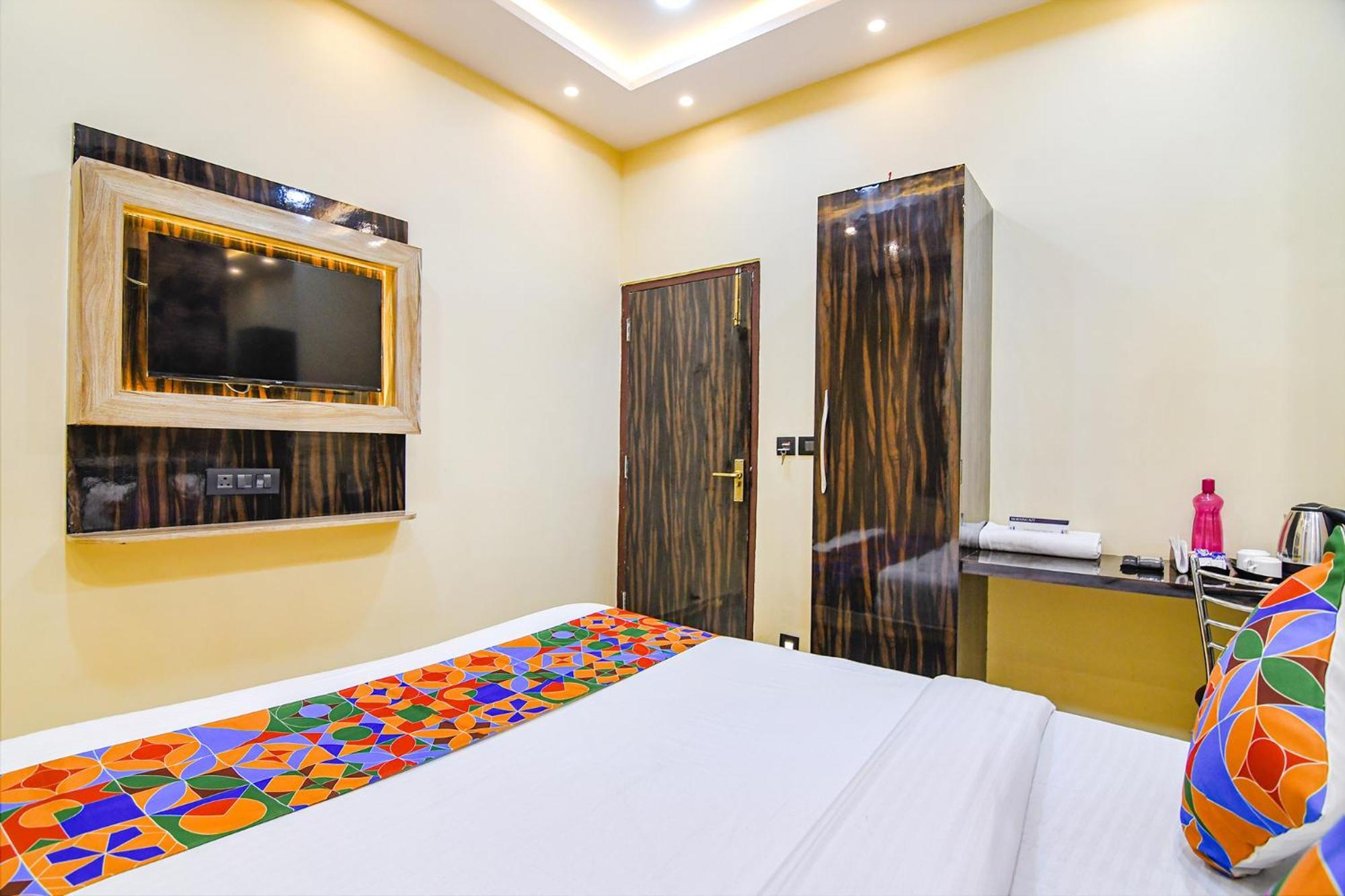 Fabhotel Royal Park Inn - Nr Eden Garden Stadium 콜카타 외부 사진
